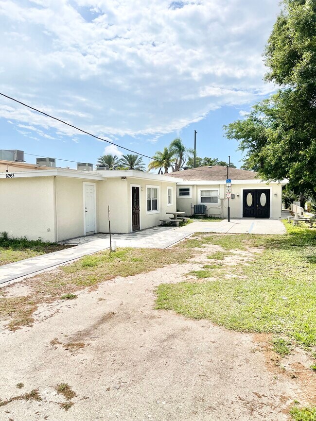 Photo - 6263 Park Blvd N