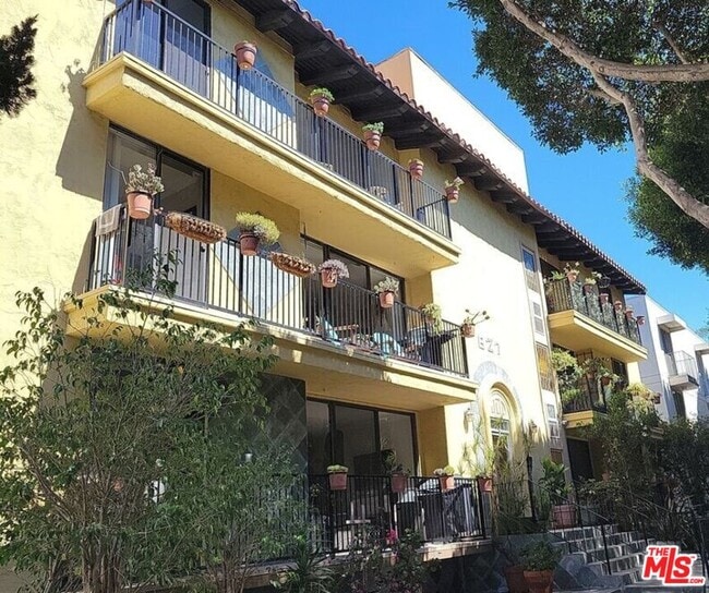 Photo - 827 2nd St Unit 106