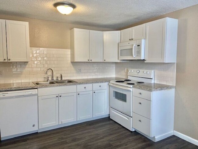 Beautifully Remodeled 2 Bedroom 1 Bath Apa... - Beautifully Remodeled 2 Bedroom 1 Bath Apa... Casa