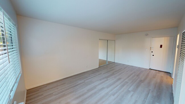 Photo - 1001 N Gardner