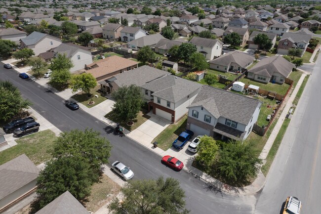 Photo - 10958 Geneva Moon