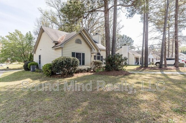 Photo - 2145 Tanglewood Rd