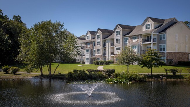 Building Photo - 736 Charles Pond Dr Unit 04-436