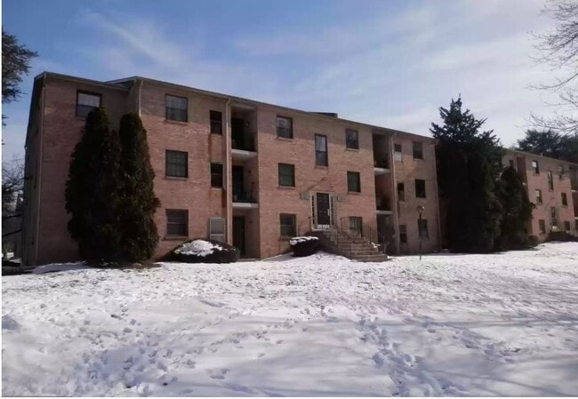 Photo - 2410 Pond View Dr