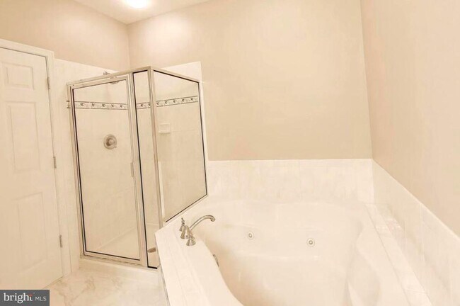 Photo - 2400 Brookmoor Ln