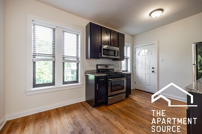 Photo - 4038 N Ashland Ave