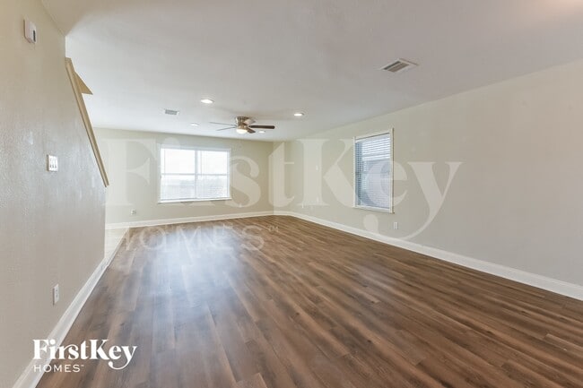 Photo - 636 Chickadee Dr