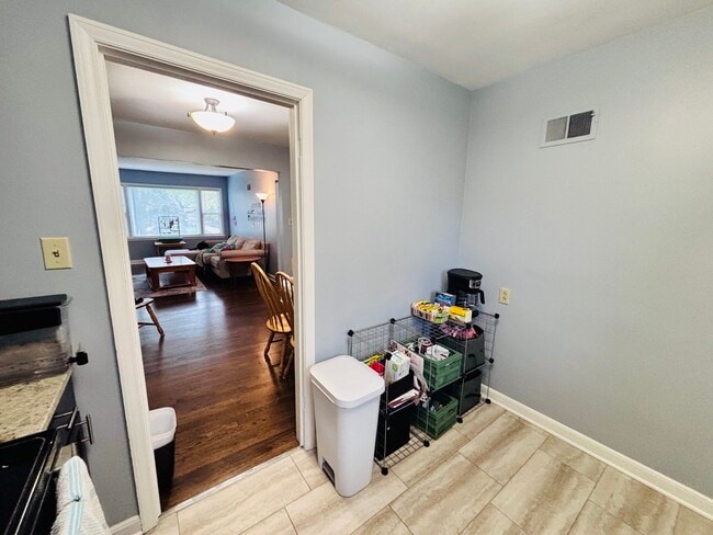 Photo - 5315 4 Unit Unit 1