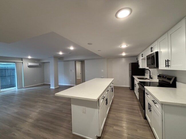 Photo - 1635 North Martel Avenue