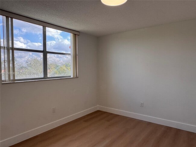 Photo - 1820 SW 81st Ave Unidad 3407