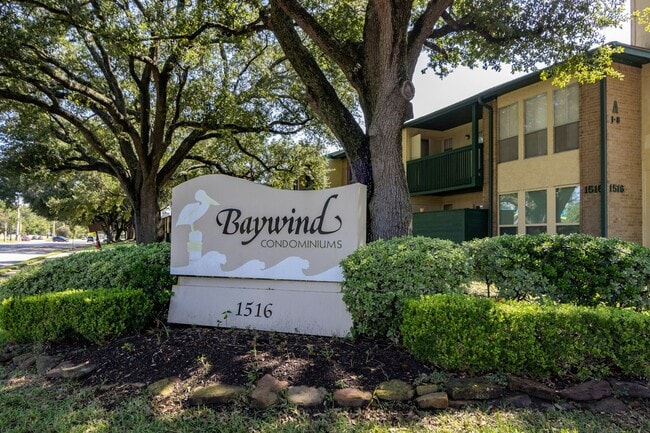 Building Photo - 1516 Bay Area Blvd Unit 1