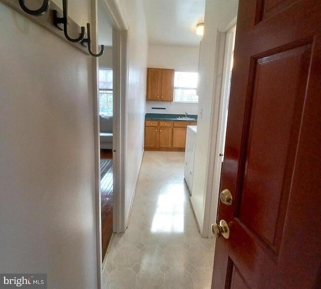 Photo - 301 West St