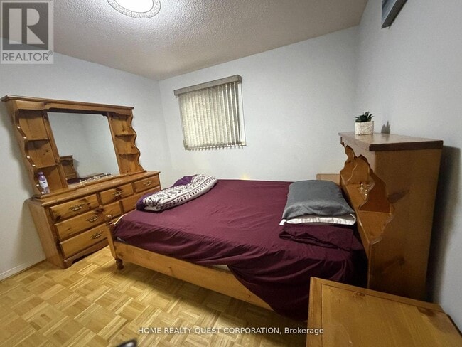 Photo - 1722 Princelea Pl