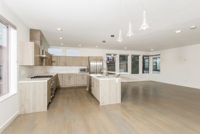 Photo - 824 NW 53rd St