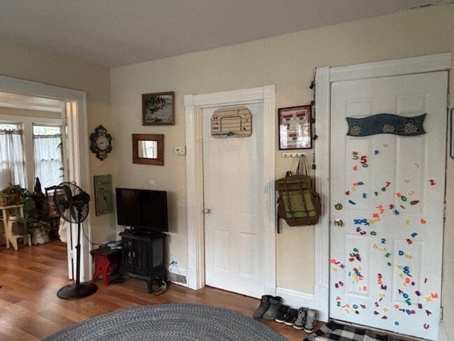 Photo - 2739 Buchanan St NE Unit 2