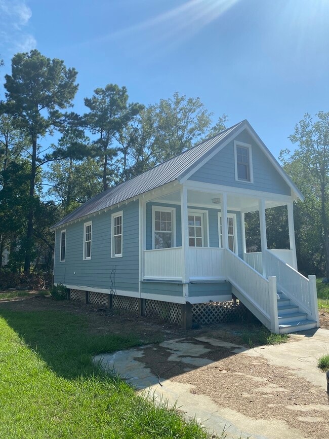 Photo - Beautiful 2/1 Cottage in Bay St. Louis, MS