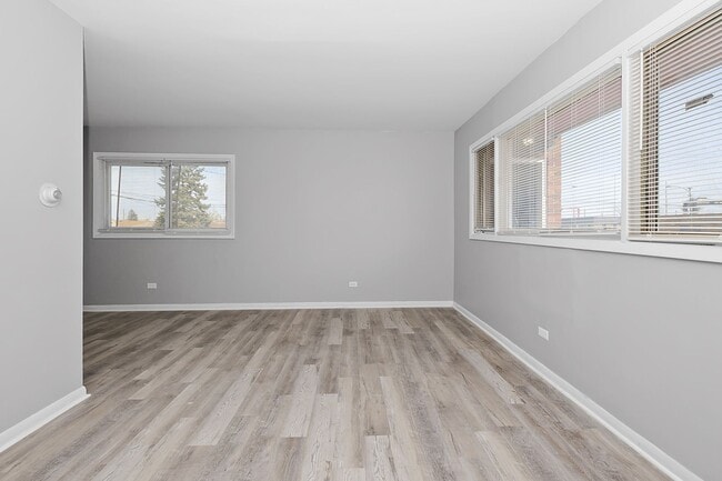 Photo - 7806-7812 S Troy