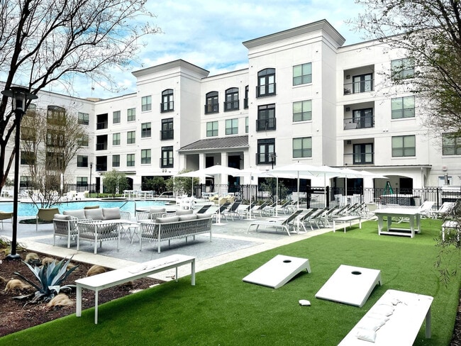 Building Photo - 2137 Pelham Dr Unit FL1-ID1028913P