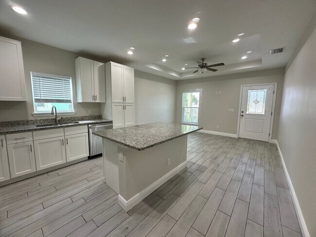 Photo - 621 E Virginia Ave Unit 112