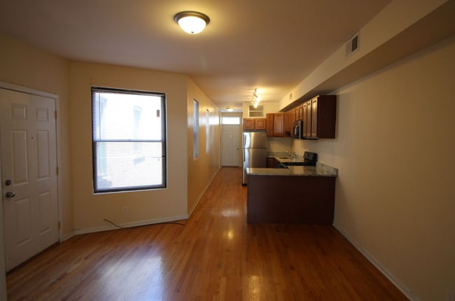 Photo - 3318 W Lawrence Ave Unit 2