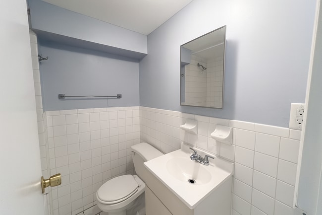 Photo - 1101 43rd St