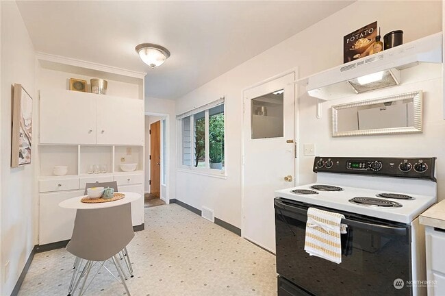 Photo - Amazing Richmond Beach Retreat 2bd 2ba