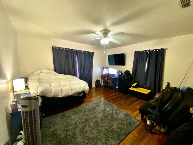 Photo - 3305 30th St House