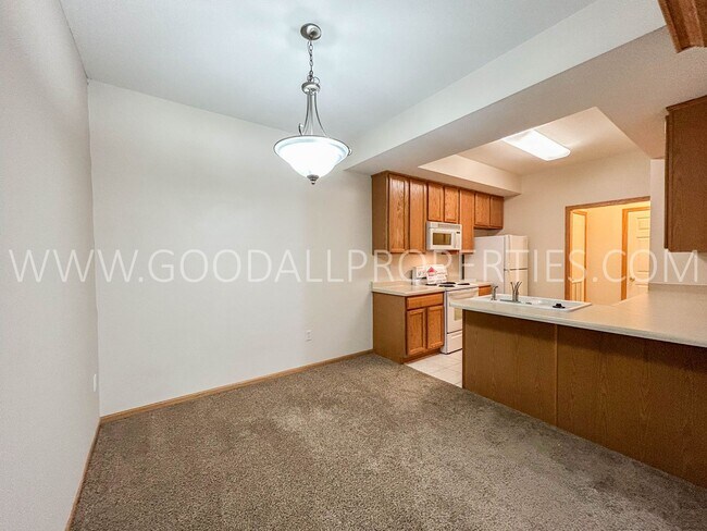Photo - Wonderful 2 Bedroom, 2.5 bath Townhome in ...