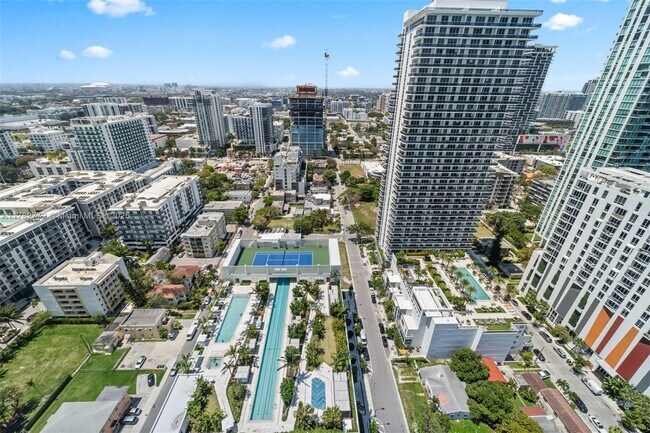 Photo - 700 NE 26th Ter Unit 700