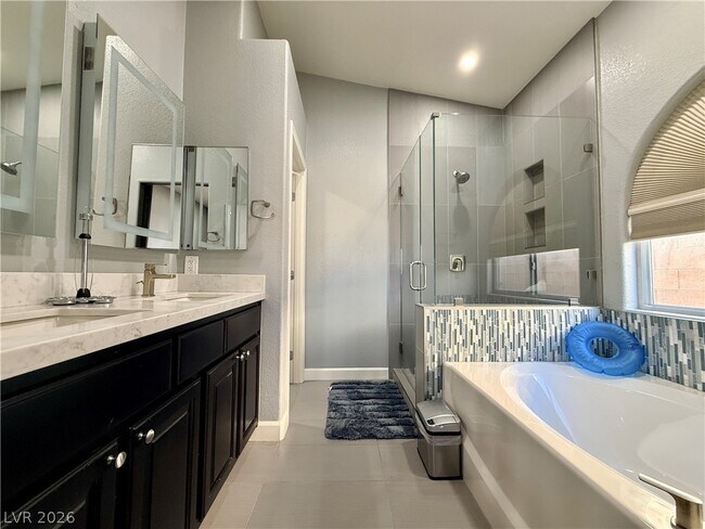 Photo - 8565 Hogan Falls Cir