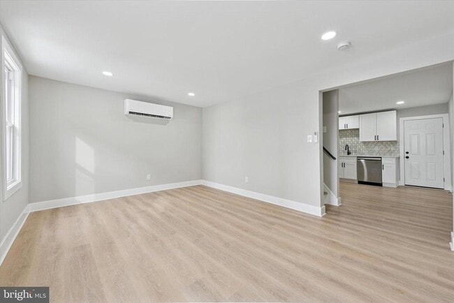 Photo - 417 W Elm St Unit 2