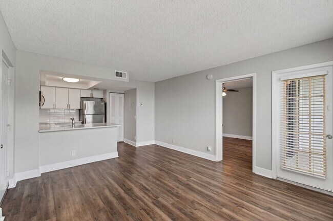 Photo - ONE BEDROOM ONE BATHROOM WITH LAKE VIEW!!! Unit 13