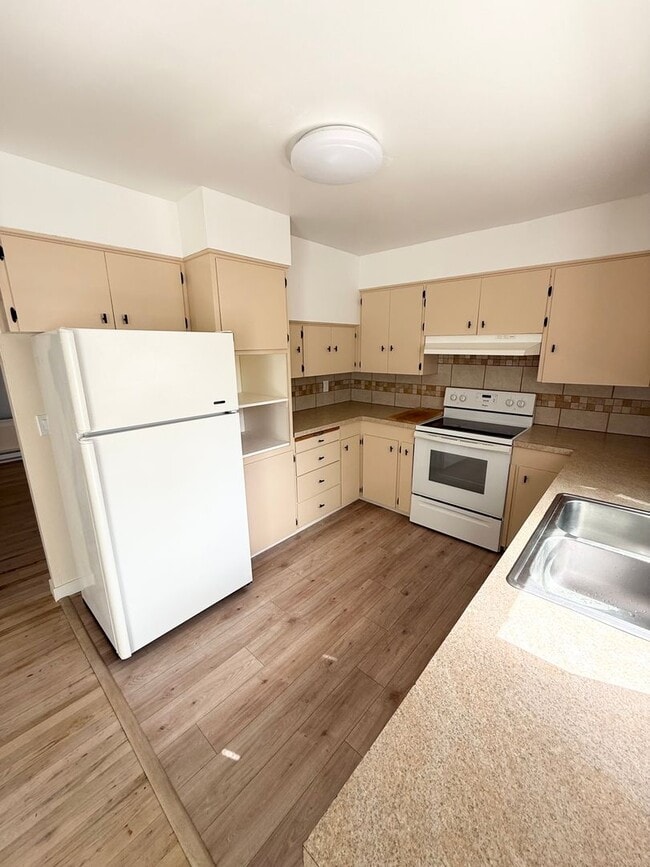 529 NE 113th Ave