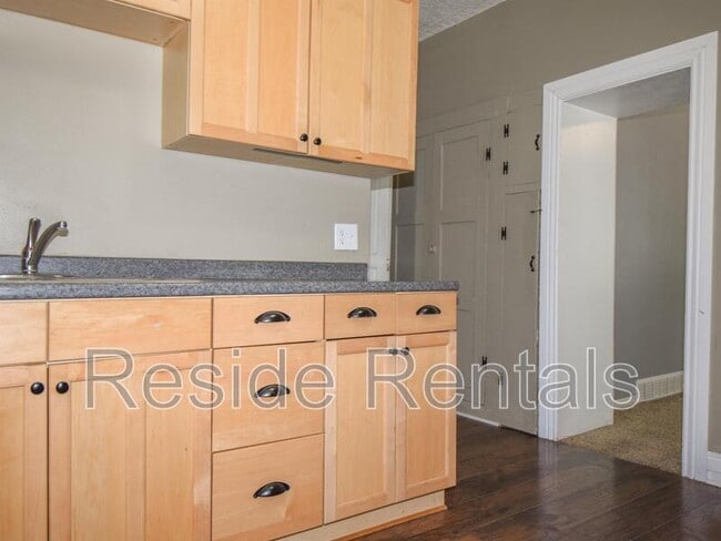 Photo - 502 W Center St