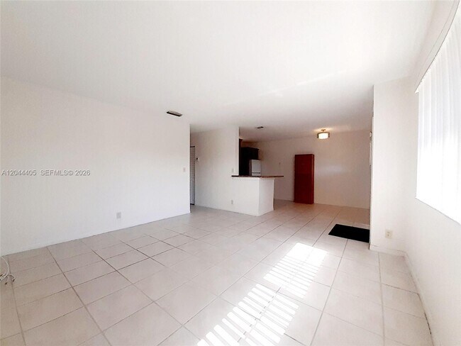 Photo - 11447 NW 42nd St Unidad 11447