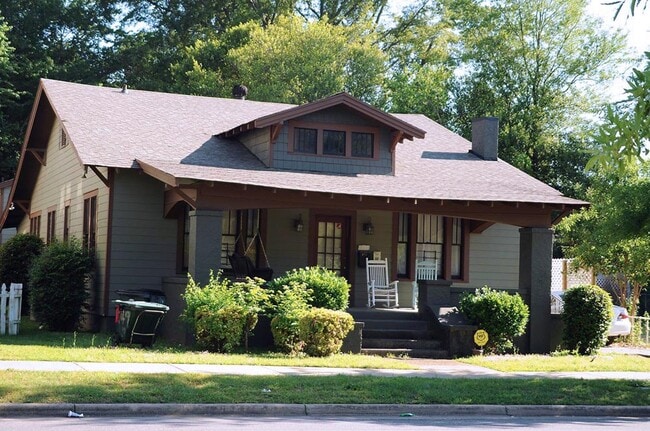 Building Photo - 1749 Paul W Bryant Dr Unit A