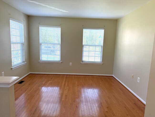Building Photo - 379 Wheatfield Cir Rental
