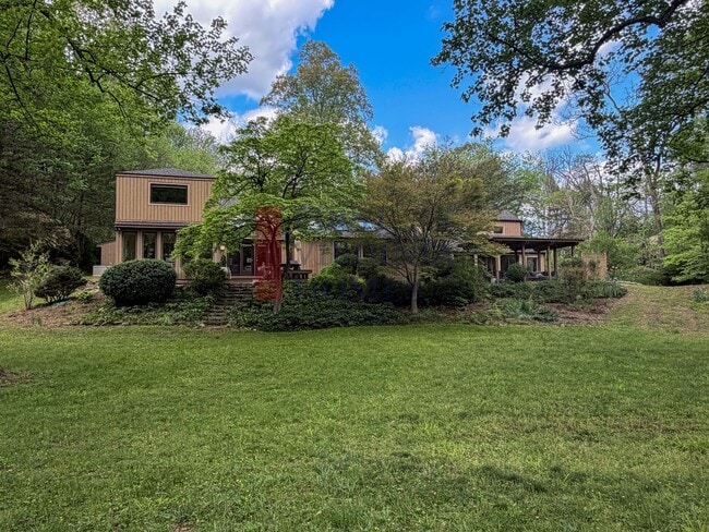 Photo - Furnished 4Bedroom/3.5 Bath Home in Ivy