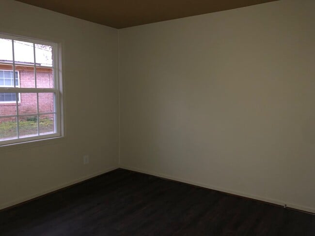 Photo - 411-413 Nixon Ave SW Unit 411 Apartment B