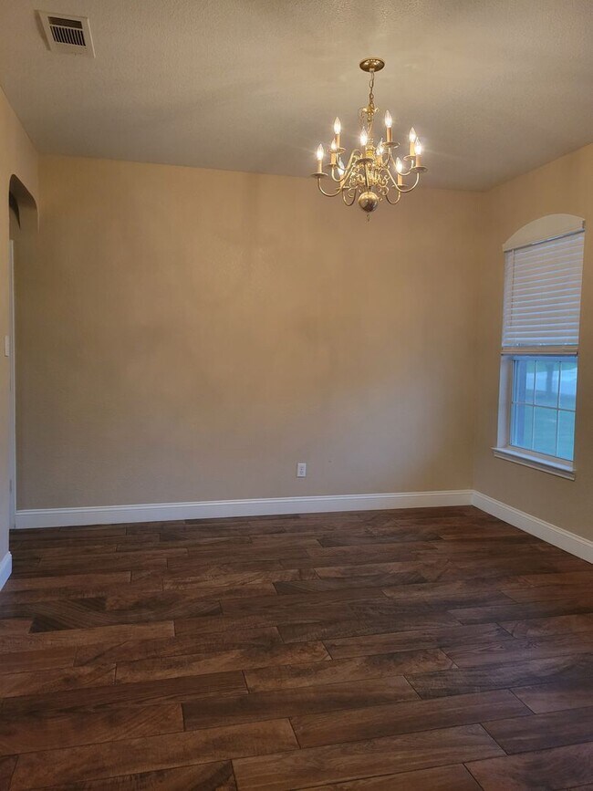 Photo - HUGE 4-5 BEDROOM IN HARKER HEIGHTS - OVER 2700 SQ FT