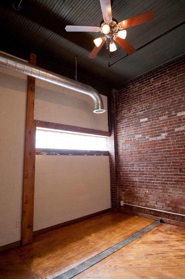 Photo - Market 101 Unidad M 101