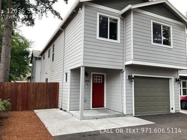 Photo - 12636 SE Tibbetts St Apartamento Unidad A