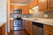 1BR, 1BA - 780SF