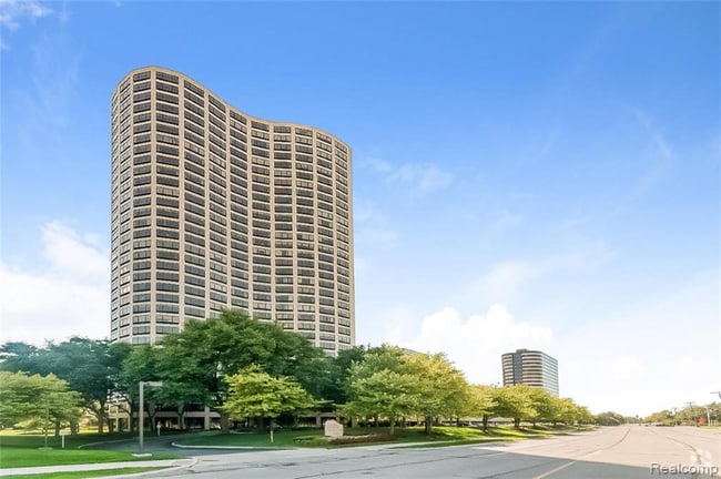 Building Photo - 5000 Town Center Rental