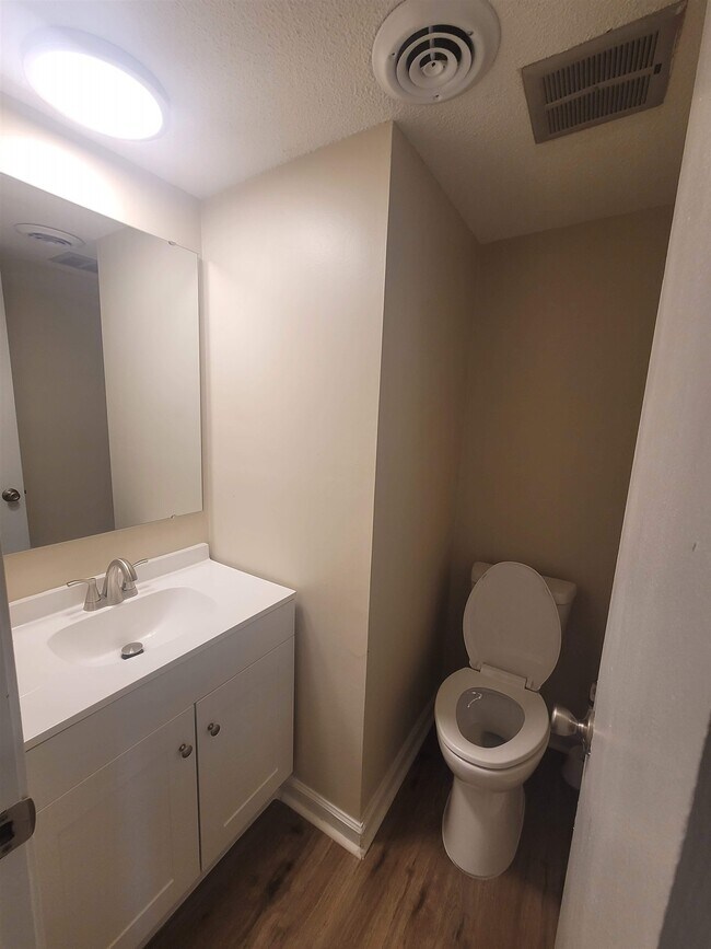 Photo - 154 N Auburndale St