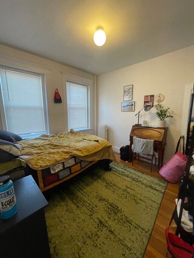 Photo - 198 Strathmore Rd Unit 3