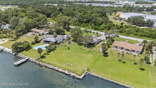 Photo - 6785 Riveredge Dr
