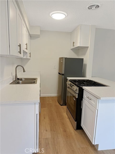 Building Photo - 1820 N Edgemont St Unit 2