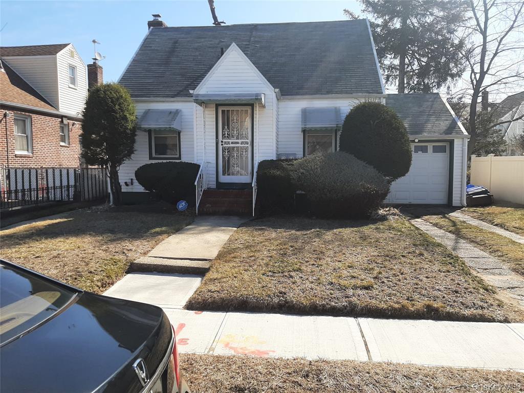 Photo - 130-55 218th St