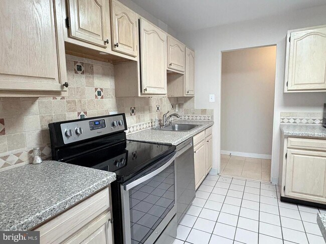 Photo - 5817 Edson Ln Unit T2